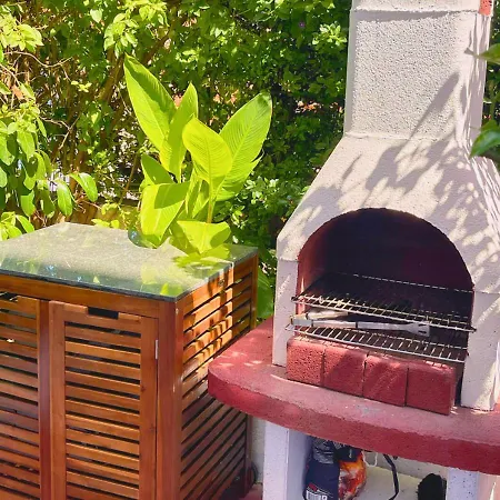 Stadt&strandnahes Mit Garten&bbq Apartment Split