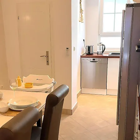 Stadt&strandnahes Mit Garten&bbq * Split