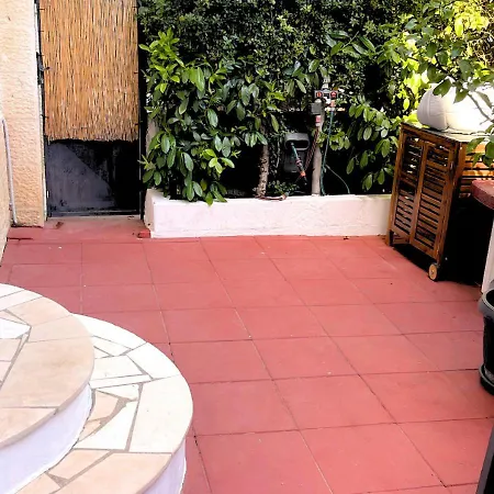 Stadt & Strandnahes Mit Garten & Bbq Апартаменты *